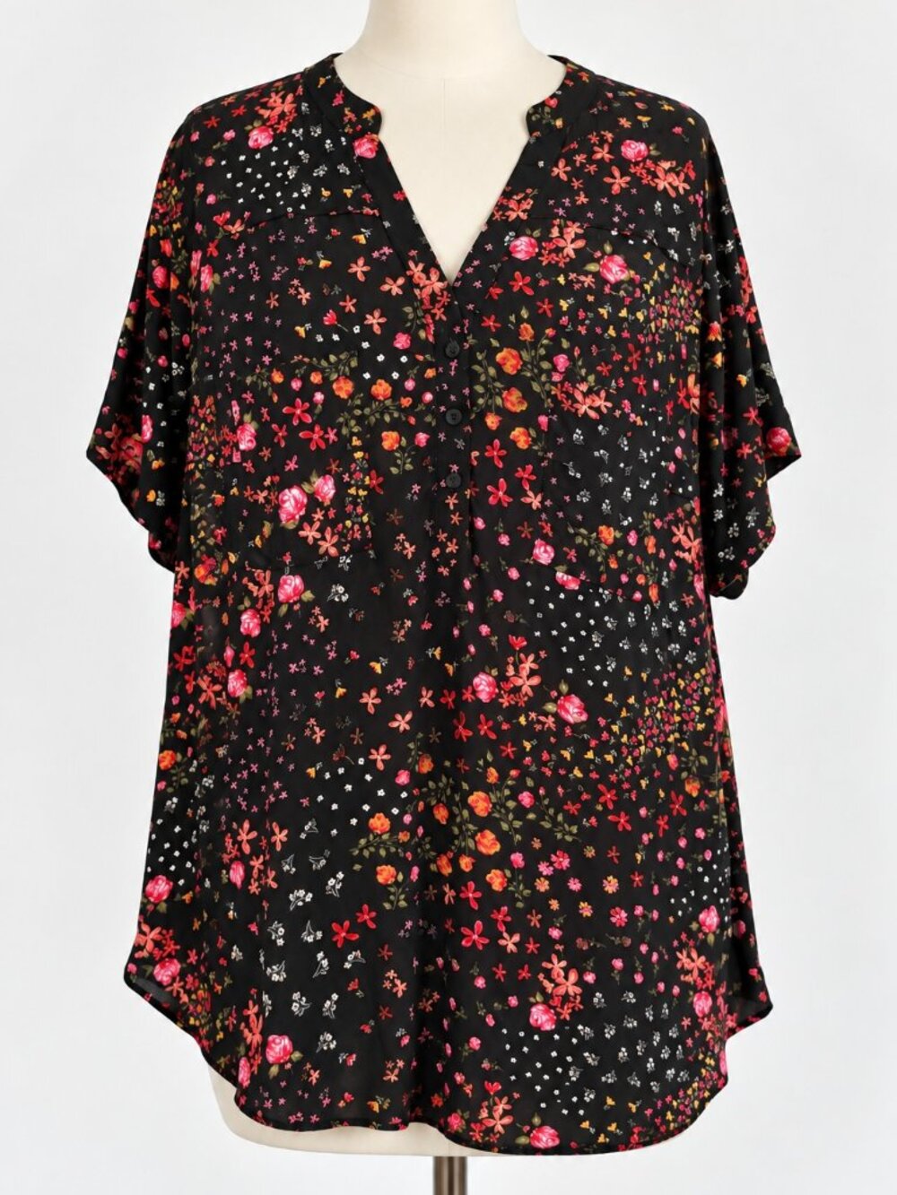NWT Torrid Harper Blouse 3X Black Floral Button Front Plus Size